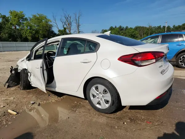 3KPFL4A78JE178252 2018 KIA FORTE - Image 2