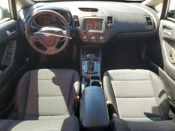 3KPFL4A78JE179840 2018 KIA FORTE - Image 8
