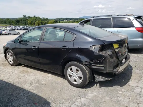 3KPFL4A78JE180552 2018 KIA FORTE - Image 2