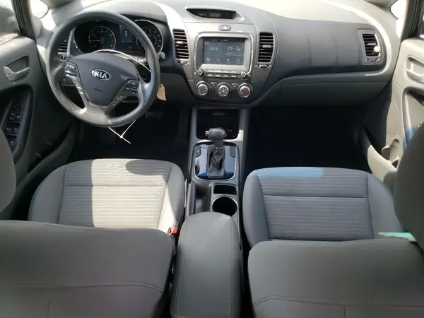 3KPFL4A78JE180552 2018 KIA FORTE - Image 8