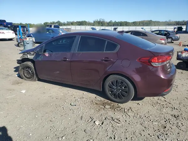 3KPFL4A78JE181927 2018 KIA FORTE - Image 2