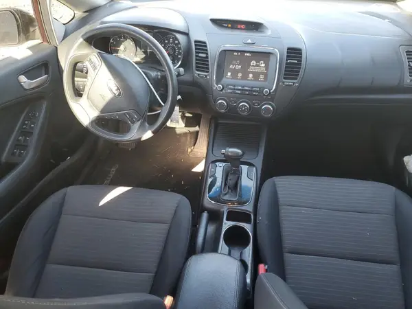 3KPFL4A78JE181927 2018 KIA FORTE - Image 8