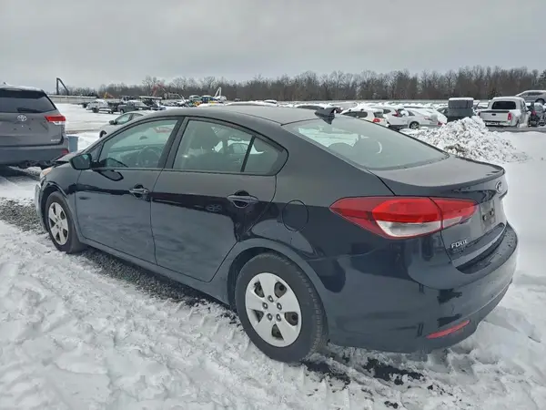 3KPFL4A78JE182642 2018 KIA FORTE - Image 2