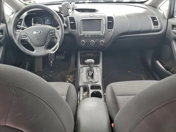 3KPFL4A78JE182642 2018 KIA FORTE - Image 8