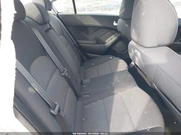 3KPFL4A78JE185766 2018 KIA FORTE - Image 8