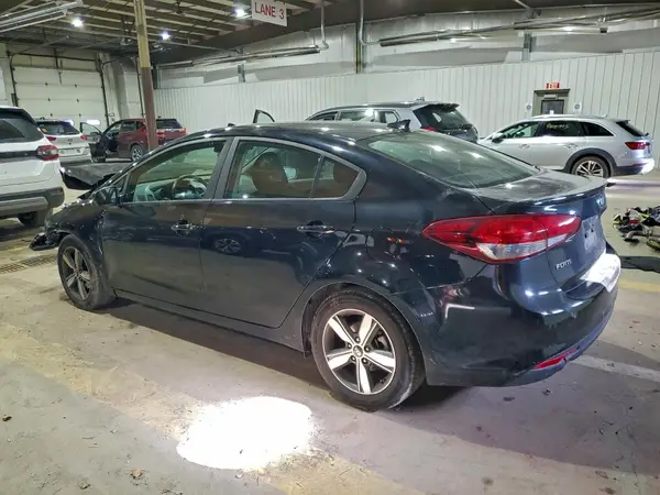 3KPFL4A78JE186769 2018 KIA FORTE - Image 2