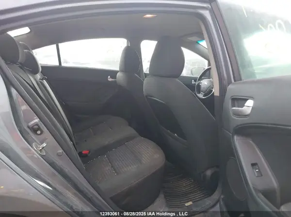3KPFL4A78JE187226 2018 KIA FORTE - Image 8