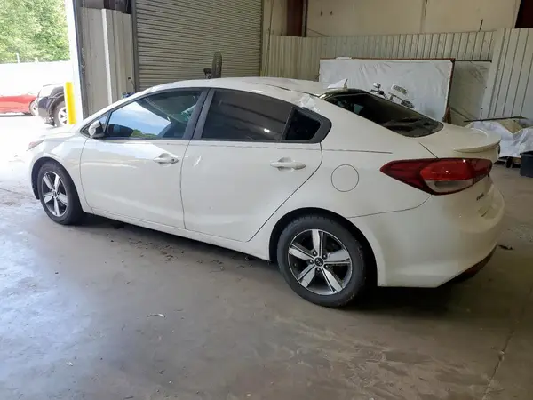 3KPFL4A78JE191924 2018 KIA FORTE - Image 2