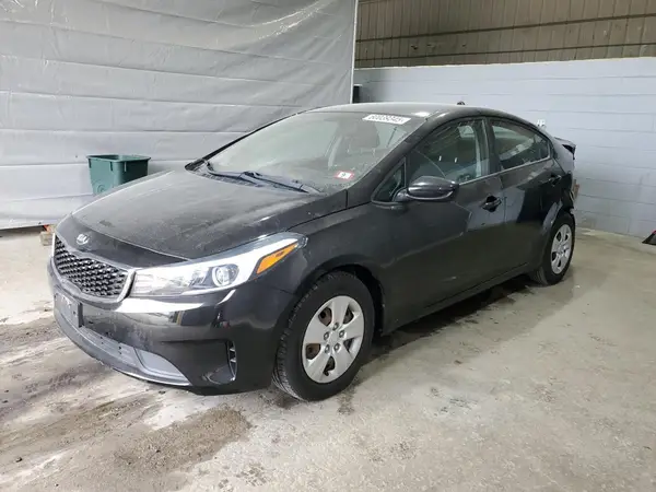 3KPFL4A78JE194161 2018 KIA FORTE - Image 1