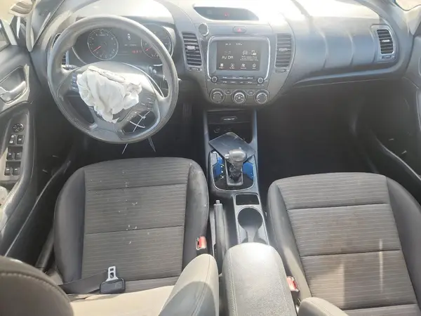 3KPFL4A78JE198923 2018 KIA FORTE - Image 8
