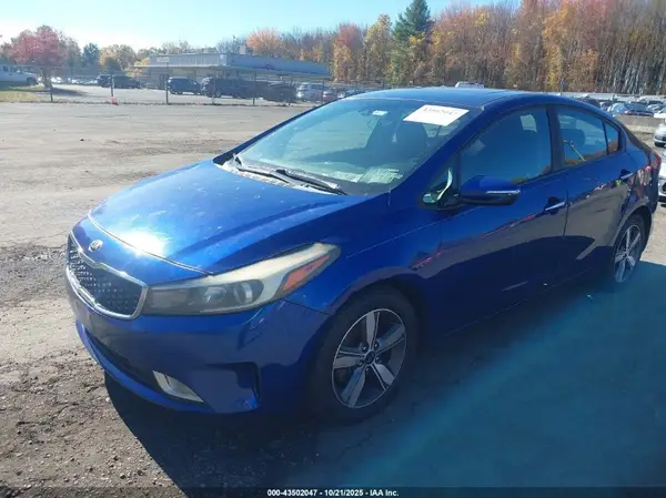 3KPFL4A78JE199103 2018 KIA FORTE - Image 2