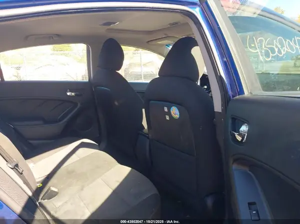 3KPFL4A78JE199103 2018 KIA FORTE - Image 8
