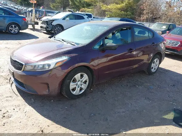 3KPFL4A78JE199652 2018 KIA FORTE - Image 2