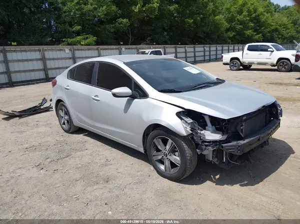 3KPFL4A78JE200461 2018 KIA FORTE - Image 1
