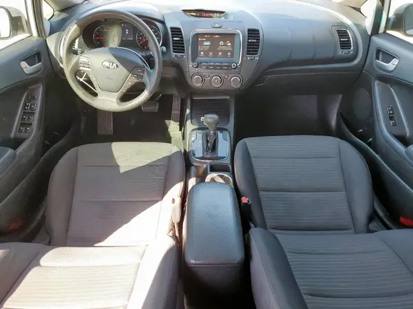 3KPFL4A78JE200654 2018 KIA FORTE - Image 8