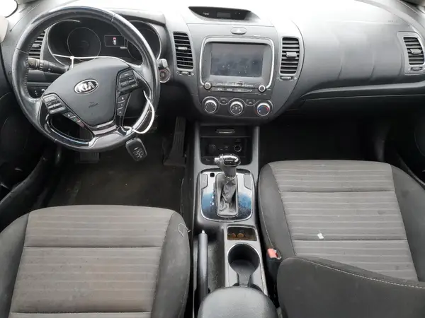 3KPFL4A78JE202047 2018 KIA FORTE - Image 8