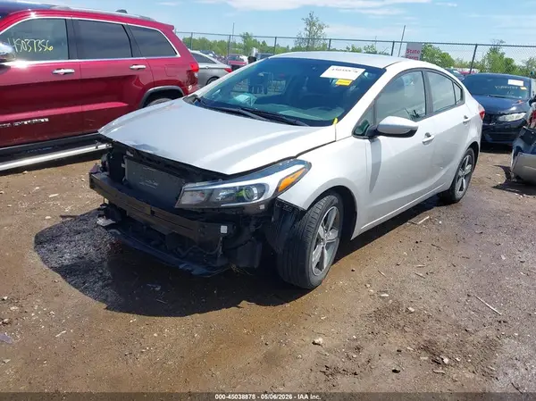 3KPFL4A78JE202744 2018 KIA FORTE - Image 2