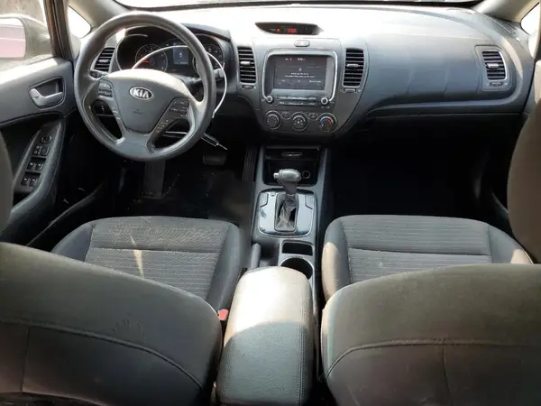 3KPFL4A78JE204199 2018 KIA FORTE - Image 8