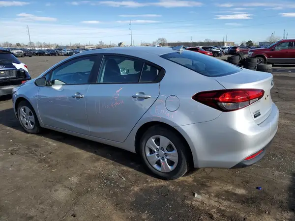 3KPFL4A78JE210133 2018 KIA FORTE - Image 2