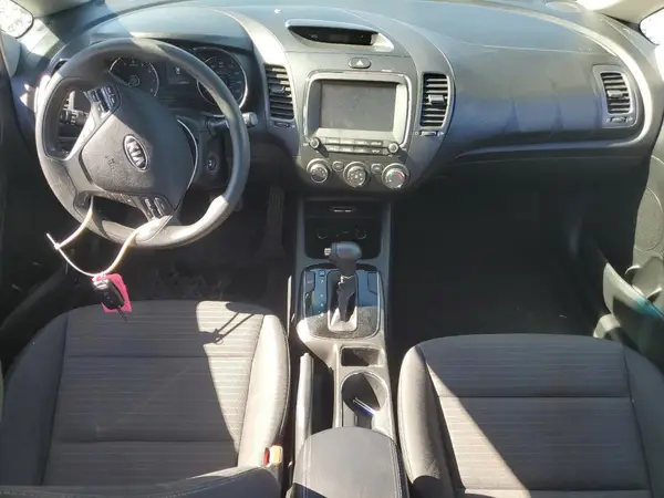 3KPFL4A78JE210987 2018 KIA FORTE - Image 8