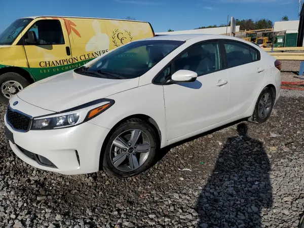 3KPFL4A78JE211251 2018 KIA FORTE - Image 1