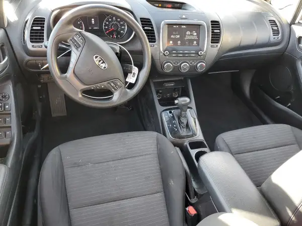 3KPFL4A78JE211251 2018 KIA FORTE - Image 8