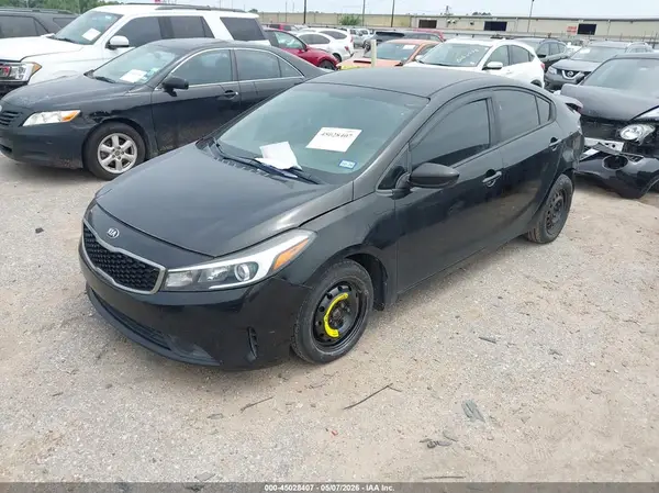 3KPFL4A78JE212772 2018 KIA FORTE - Image 2