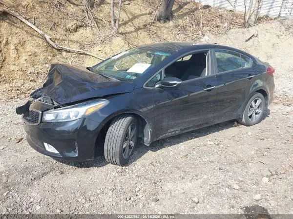 3KPFL4A78JE217888 2018 KIA FORTE - Image 2