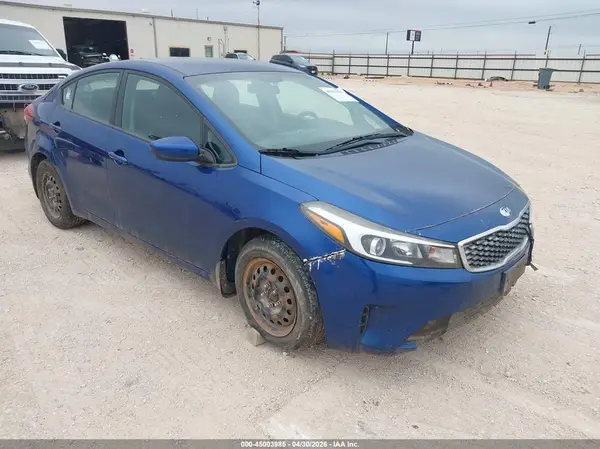 3KPFL4A78JE218300 2018 KIA FORTE - Image 1