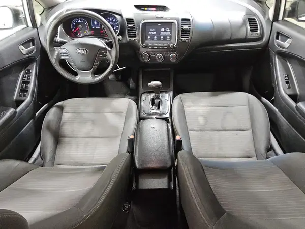 3KPFL4A78JE219740 2018 KIA FORTE - Image 8