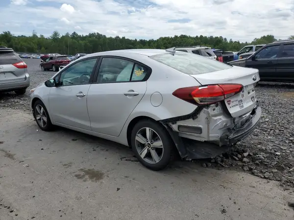 3KPFL4A78JE224002 2018 KIA FORTE - Image 2
