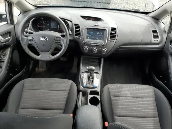 3KPFL4A78JE224002 2018 KIA FORTE - Image 8