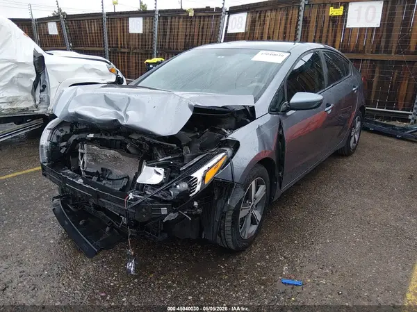 3KPFL4A78JE224825 2018 KIA FORTE - Image 2
