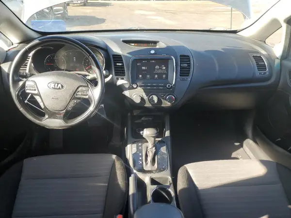 3KPFL4A78JE225120 2018 KIA FORTE - Image 8