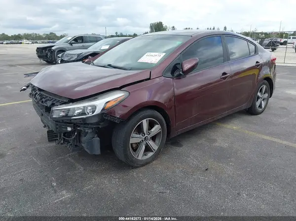 3KPFL4A78JE229068 2018 KIA FORTE - Image 2