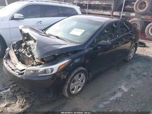 3KPFL4A78JE230124 2018 KIA FORTE - Image 2