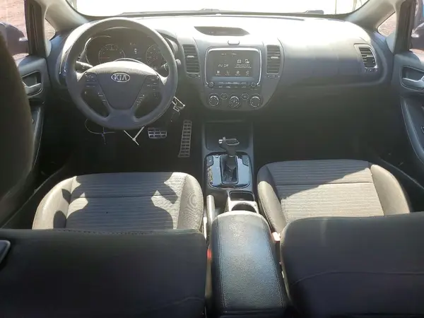 3KPFL4A78JE234240 2018 KIA FORTE - Image 8