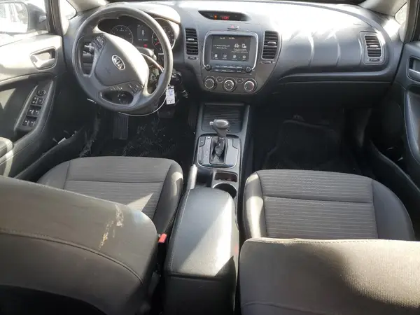 3KPFL4A78JE236196 2018 KIA FORTE - Image 8
