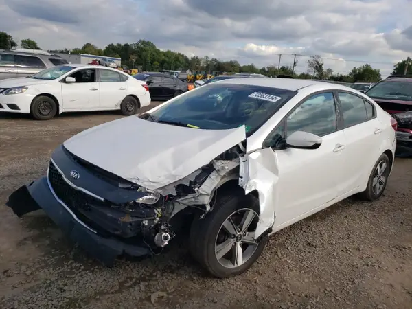 3KPFL4A78JE241253 2018 KIA FORTE - Image 1