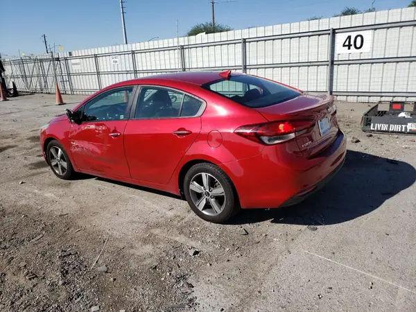 3KPFL4A78JE241561 2018 KIA FORTE - Image 2