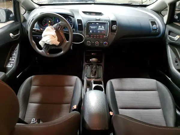 3KPFL4A78JE243066 2018 KIA FORTE - Image 8