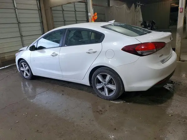 3KPFL4A78JE243617 2018 KIA FORTE - Image 2