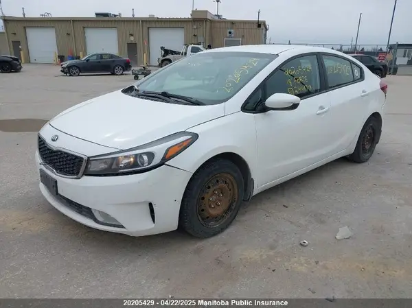 3KPFL4A78JE244170 2018 KIA FORTE - Image 2