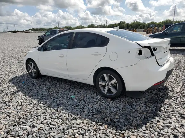 3KPFL4A78JE244623 2018 KIA FORTE - Image 2