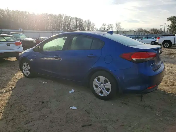 3KPFL4A78JE246890 2018 KIA FORTE - Image 2
