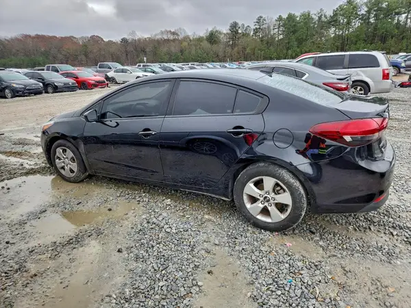 3KPFL4A78JE247375 2018 KIA FORTE - Image 2