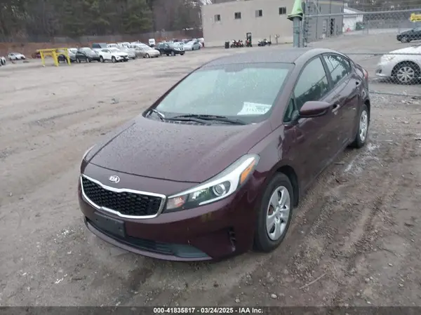 3KPFL4A78JE248624 2018 KIA FORTE - Image 2