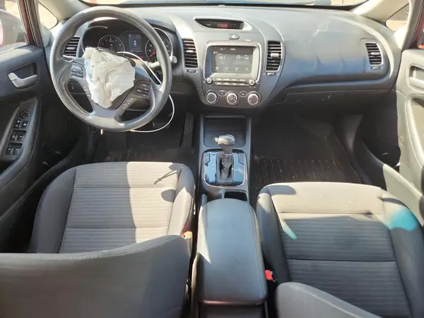 3KPFL4A78JE248932 2018 KIA FORTE - Image 8