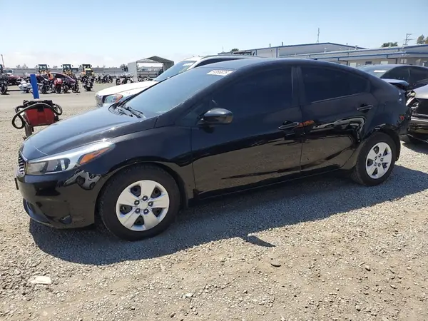 3KPFL4A78JE249045 2018 KIA FORTE - Image 1