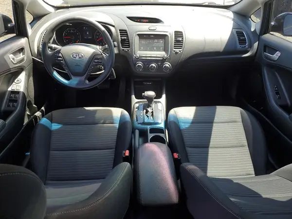 3KPFL4A78JE249045 2018 KIA FORTE - Image 8
